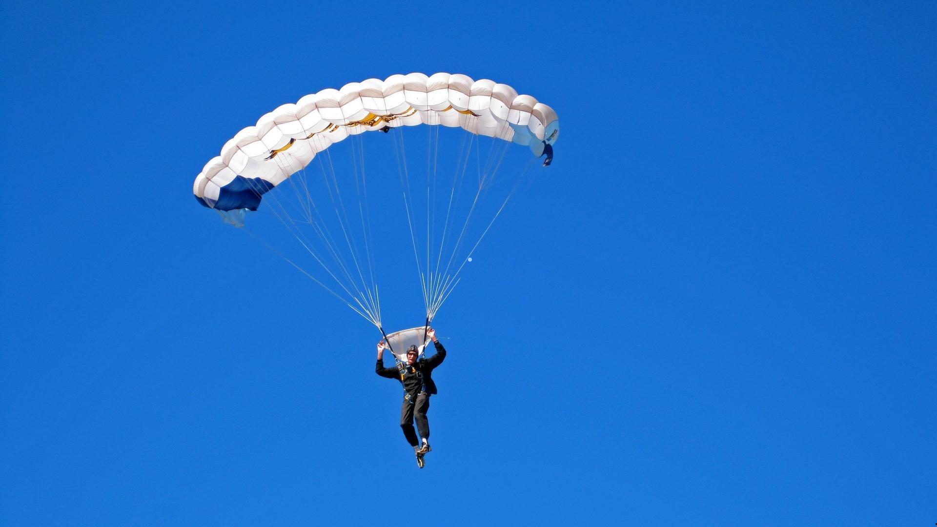 阿德尔曼点破体能瓶颈，加速冲击，以快制胜成破局关键