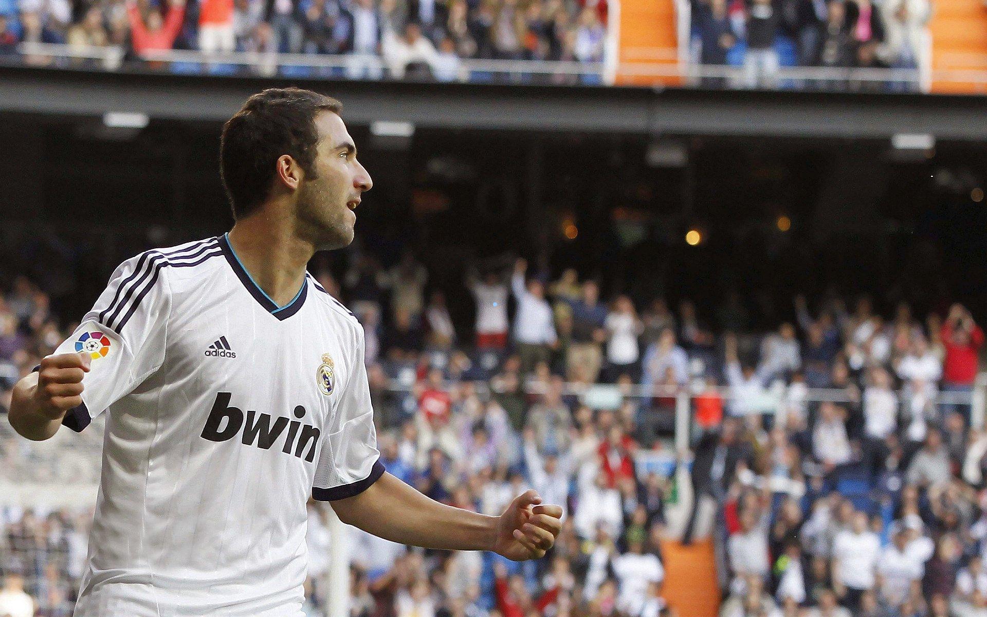 阿莱格里赛前表态引发热议,轮换与否成谜,今晚赛后决定谁迎战紫百合